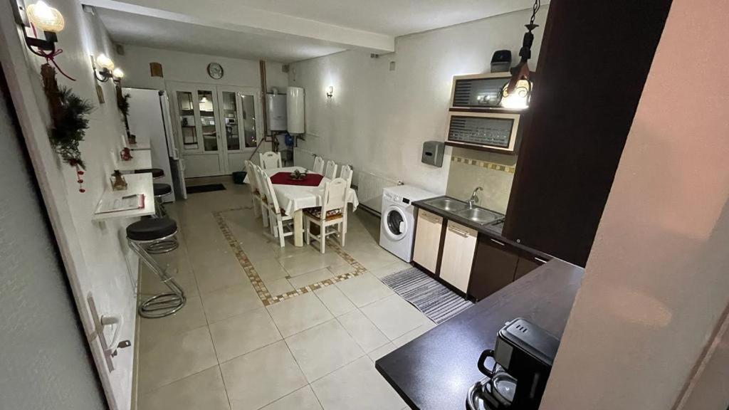 Apartament Casa Nicoladis Zărneşti Zewnętrze zdjęcie